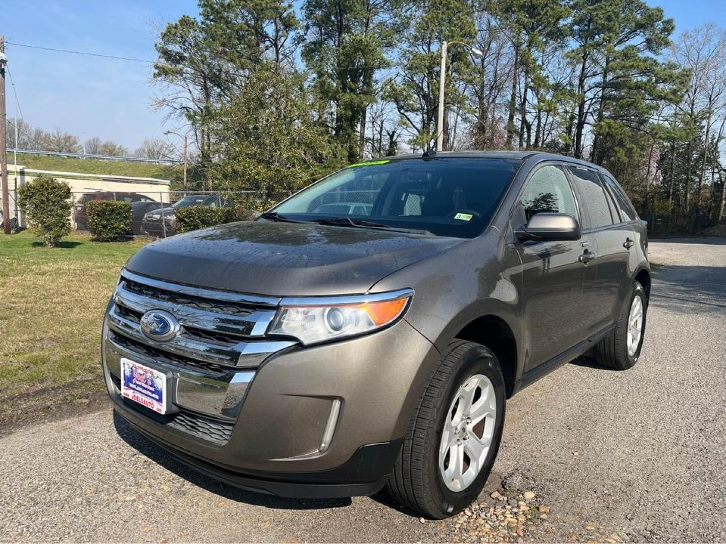 2014 Green /Black Ford Edge SEL (2FMDK3JCXEB) with an V6 engine, Automatic transmission, located at 5700 Curlew Drive, Norfolk, VA, 23502, (757) 455-6330, 36.841885, -76.209412 - Photo#0